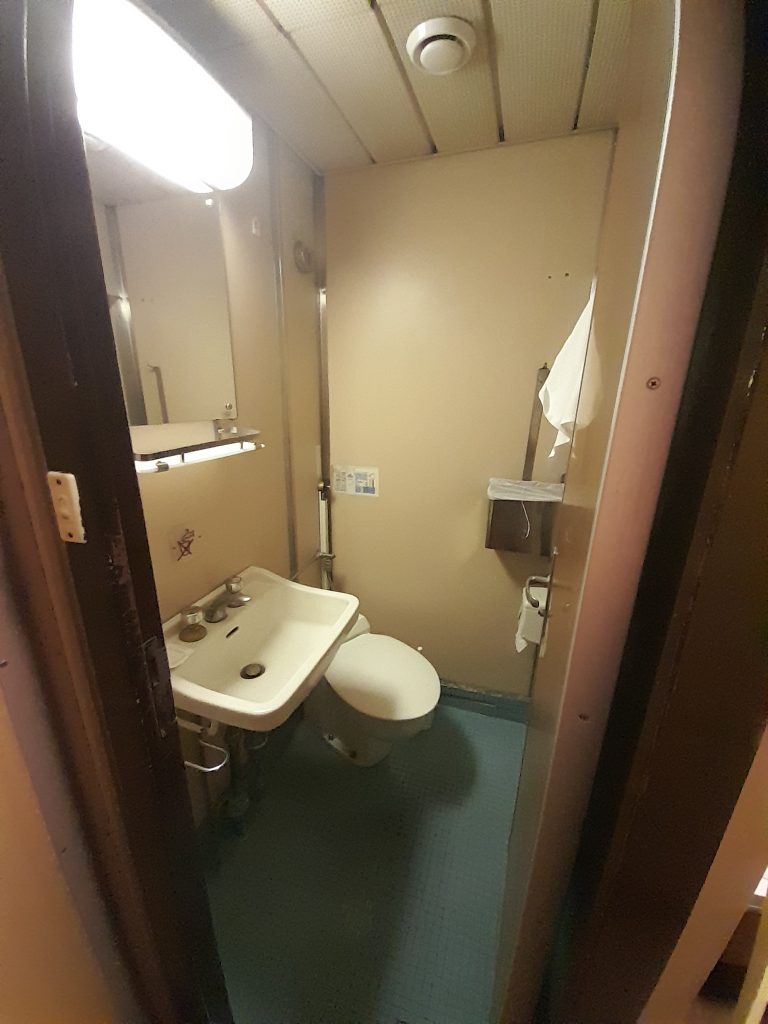 bathroom in the  2 people cabin on the ferry